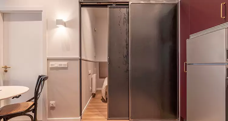We Fix Closet Sliding Door in Oakleaf Plantation, FL 
