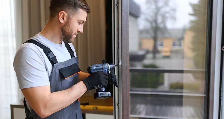 Sliding Screen Door Handle Repair in Oakleaf Plantation, FL