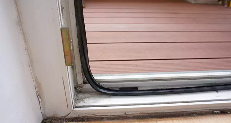 Repair Patio Doors Leaking at Bottom in Oakleaf Plantation, FL