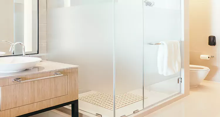 Expert Shower Door Fix and Repair in Oakleaf Plantation, FL